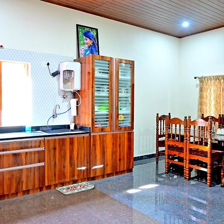 Hulihara Homestay - Full Villa, Coffee Estate & Balcony View Саклешпур Экстерьер фото