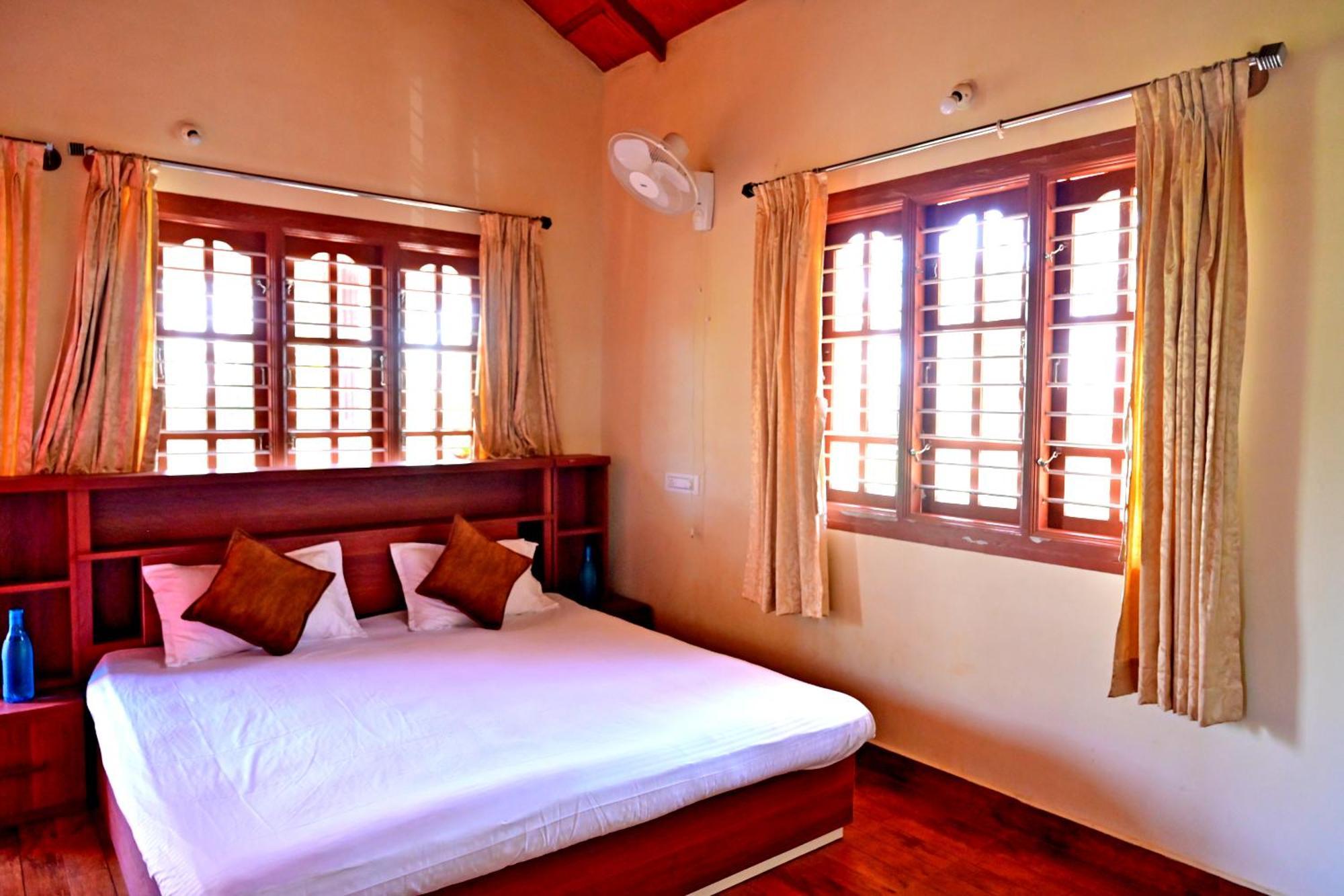 Hulihara Homestay - Full Villa, Coffee Estate & Balcony View Саклешпур Экстерьер фото