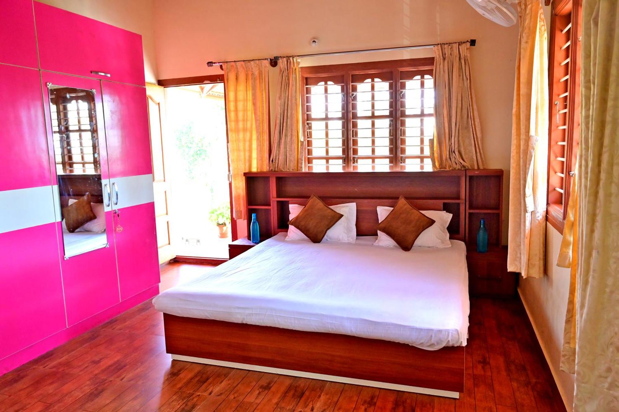 Hulihara Homestay - Full Villa, Coffee Estate & Balcony View Саклешпур Экстерьер фото