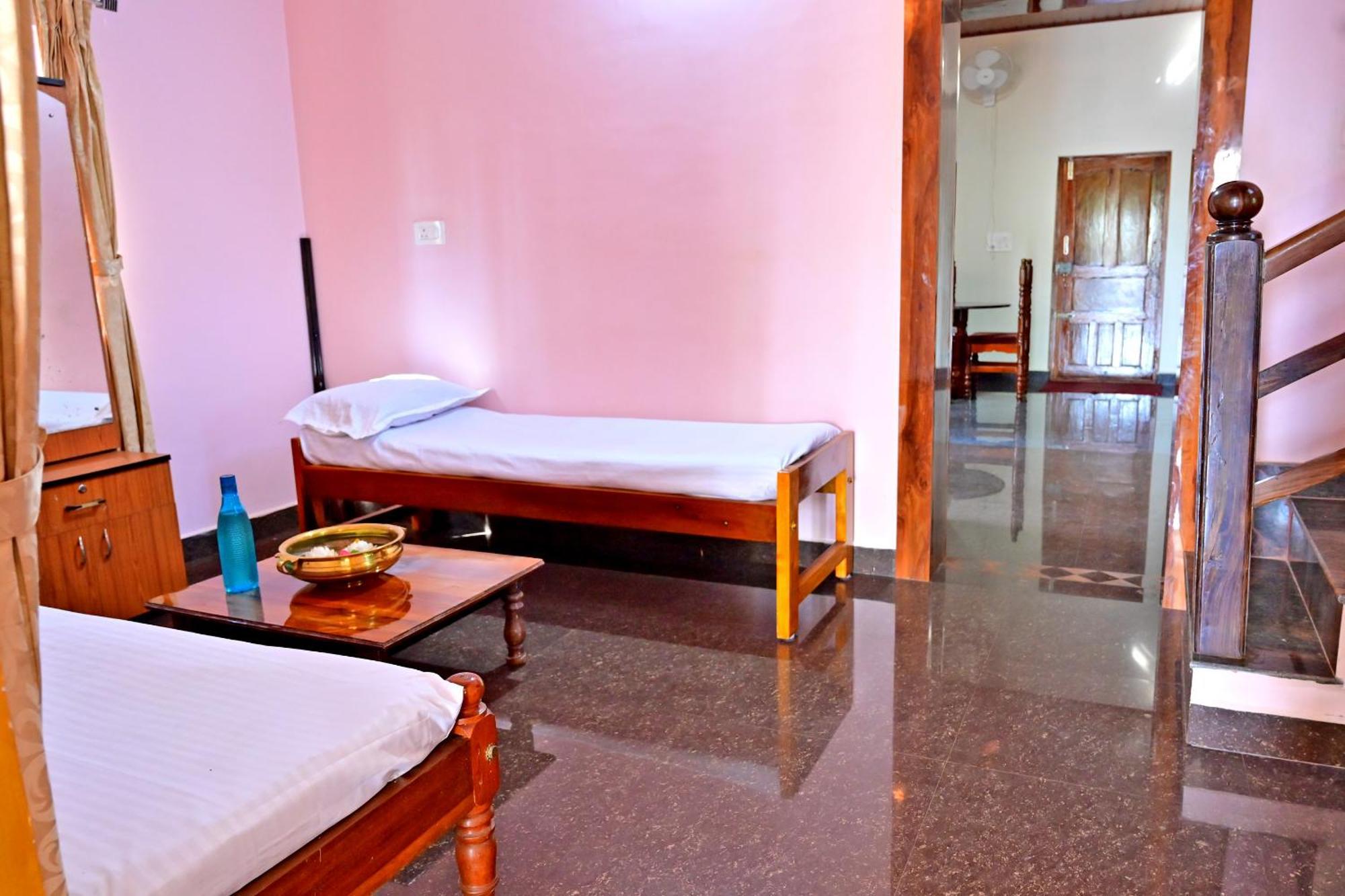 Hulihara Homestay - Full Villa, Coffee Estate & Balcony View Саклешпур Экстерьер фото