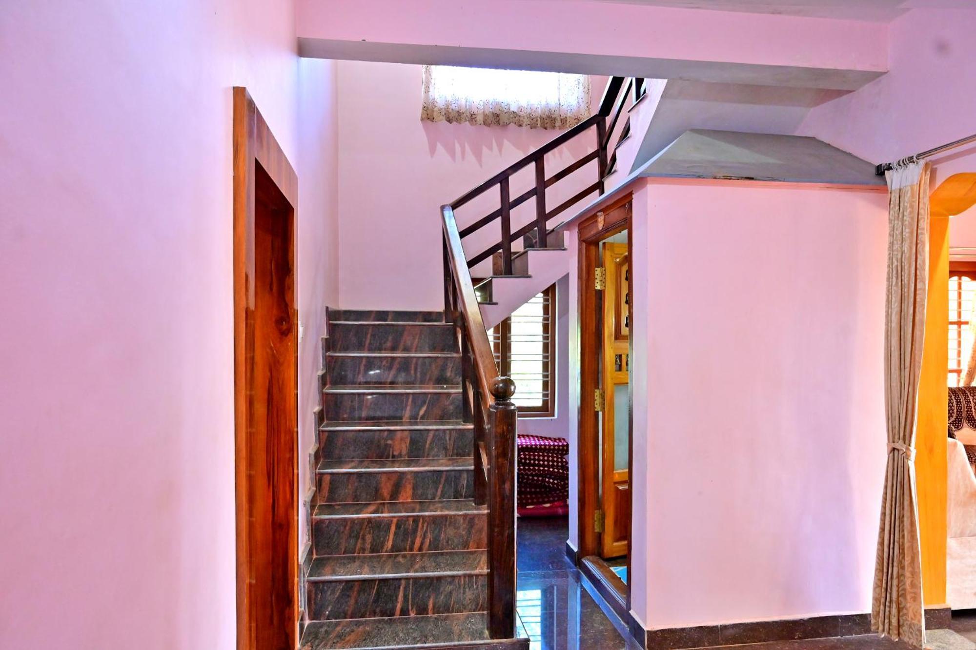 Hulihara Homestay - Full Villa, Coffee Estate & Balcony View Саклешпур Экстерьер фото